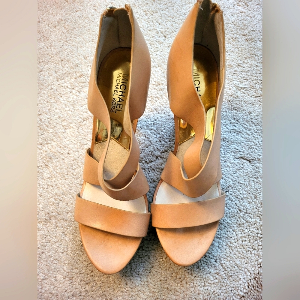 Michael Kors Heels Nude Black, Gold zipper Size 8 4"heel
